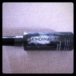 Makeup finishing spray